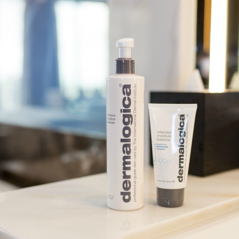 nơi bán mỹ phẩm chính hãng uy tín